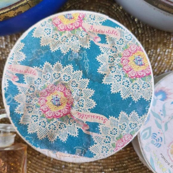 VINTAGE Dusting Face Powder 1940s French L'Affaire, Bal d' Bain, Irresistible... - Picture 8 of 10